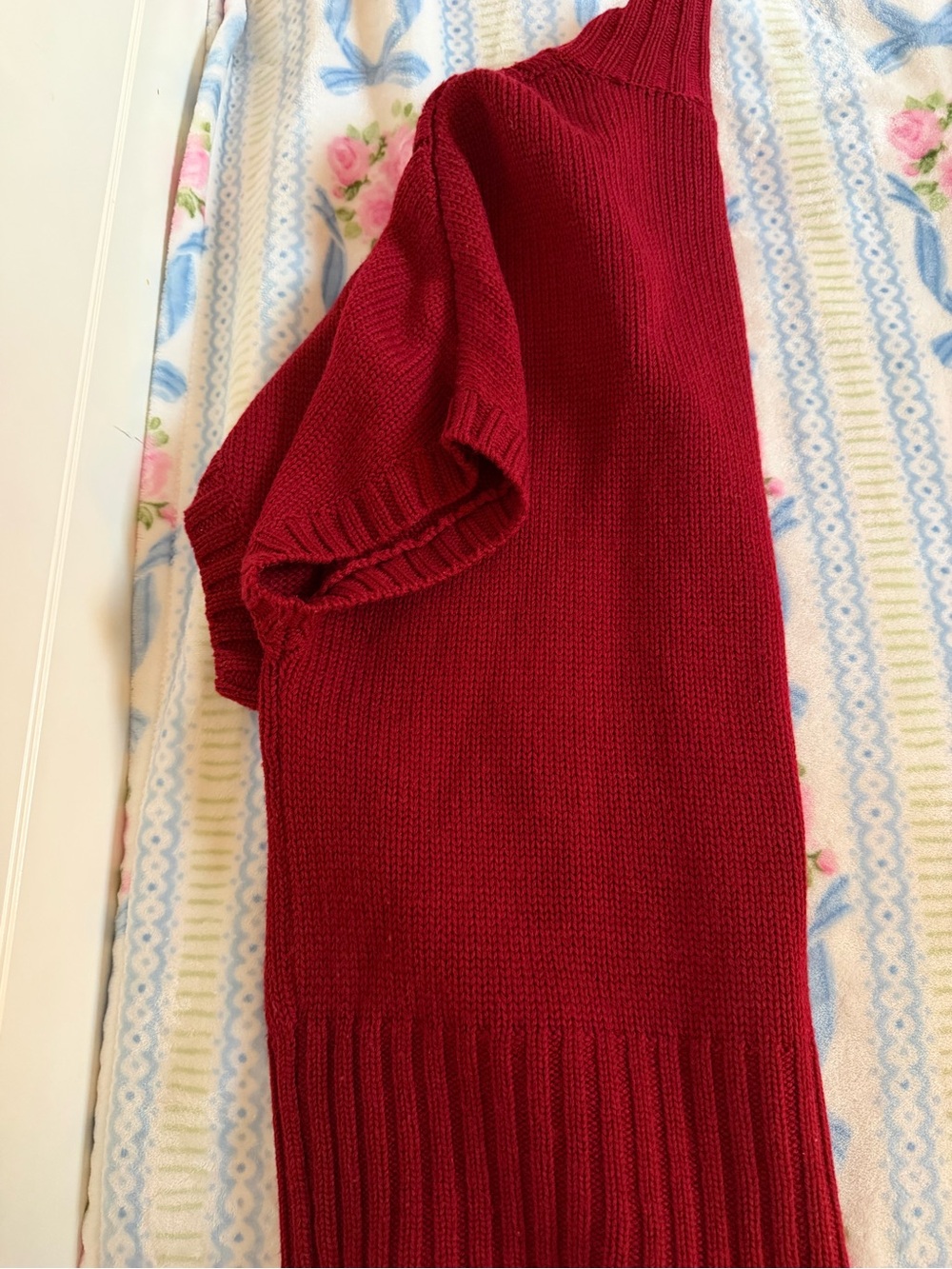 Button-Front Cable Knit Cardigan Sweater - Red - Picture 3 of 4